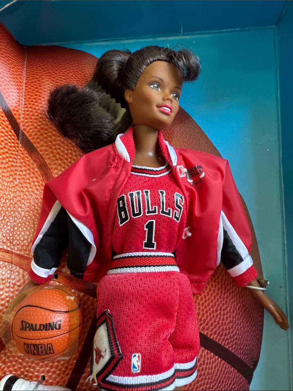 NBA Barbie - Picture 3 of 7